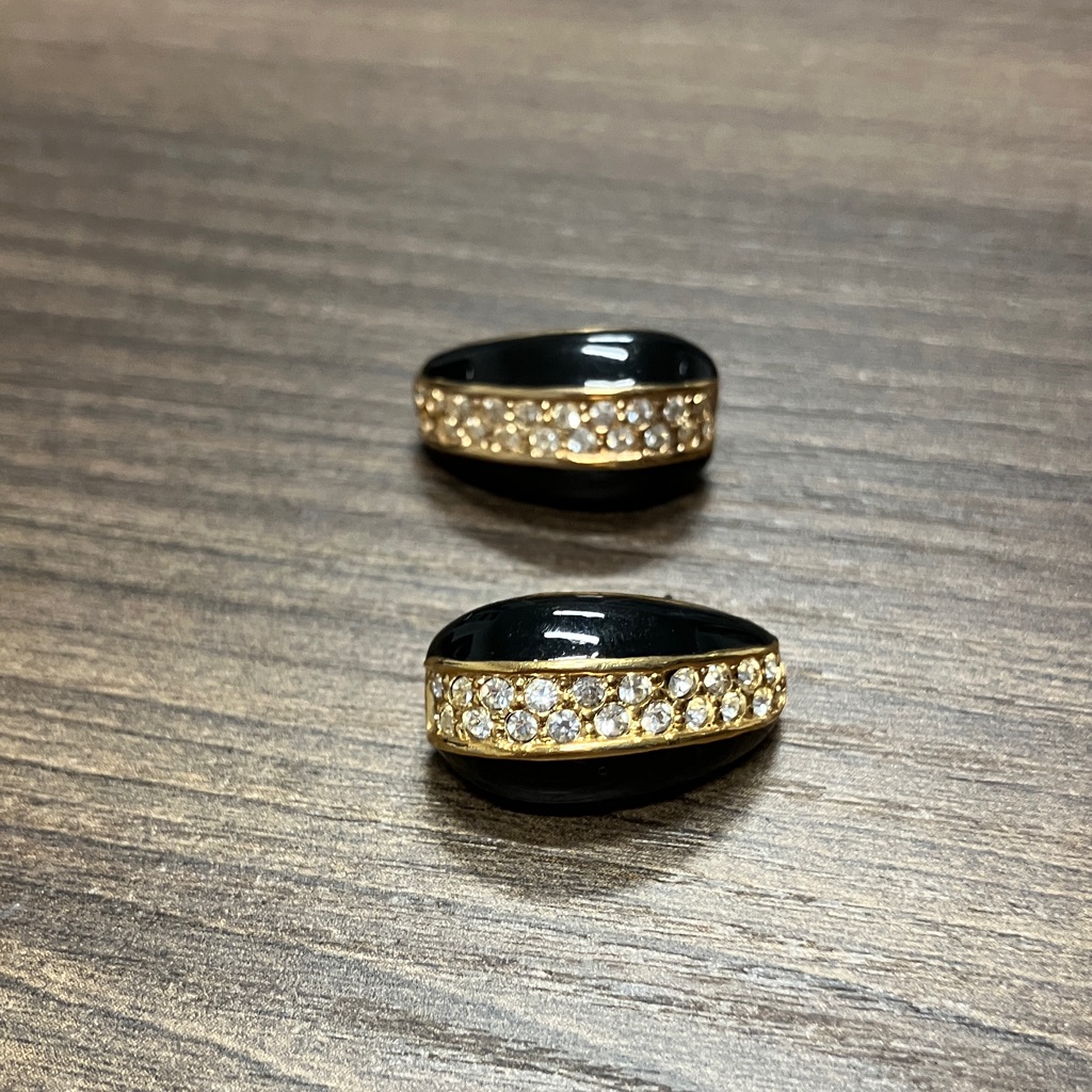 Vintage Black And Gold Earrings 15$